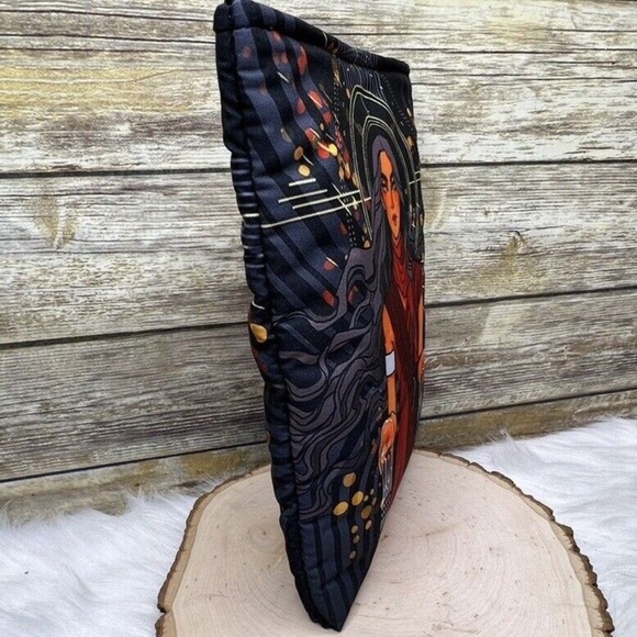 NWT FairyLoot An Ember in the Ashes Ellias & Leia Padded Book Sleeve Bag - Picture 4 of 11